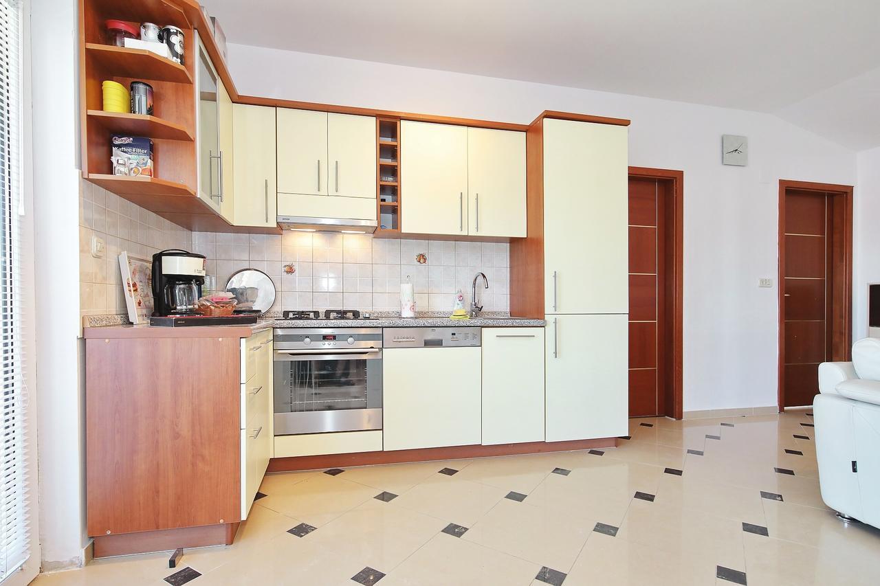 Apartment Sapavac Vir Exterior photo