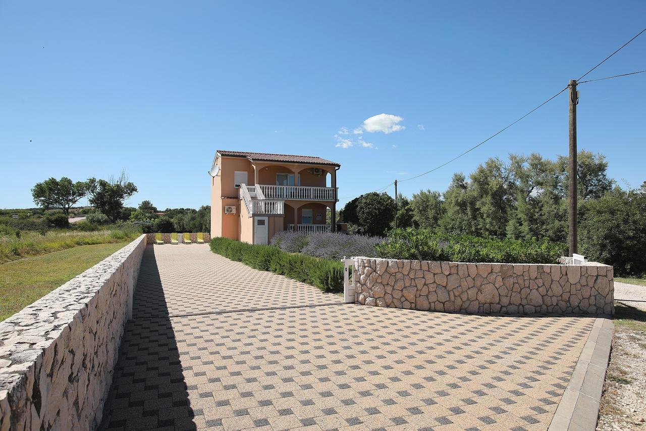 Apartment Sapavac Vir Exterior photo